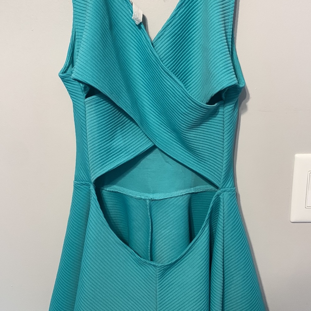 Dress - Picture 3 of 3